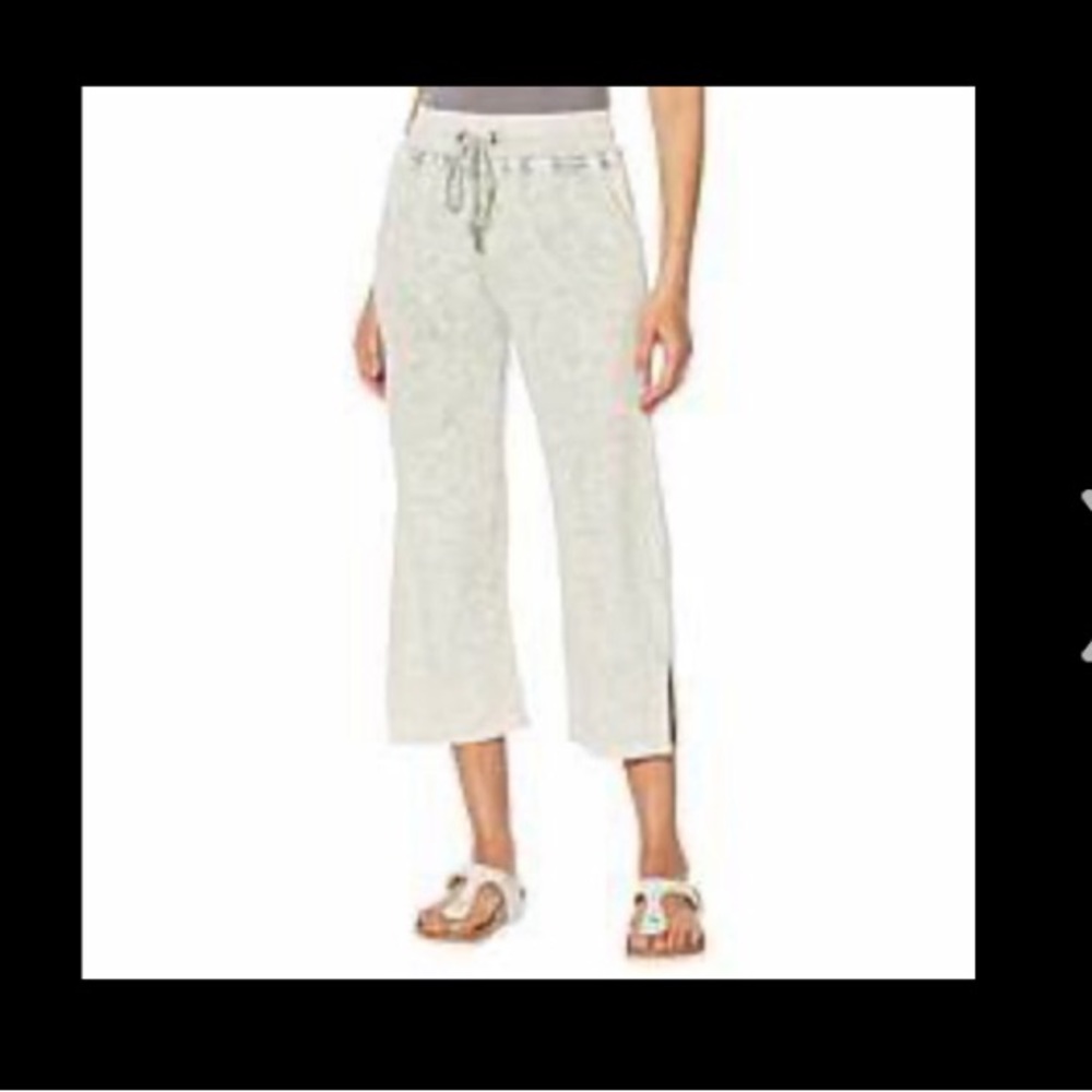 NWOT Skinnygirl French Terry Crop Pants.  XS